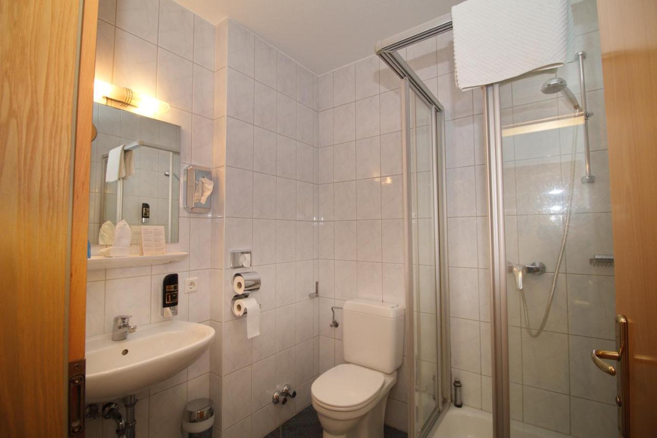 Gasthof Huber Wels Exteriör bild